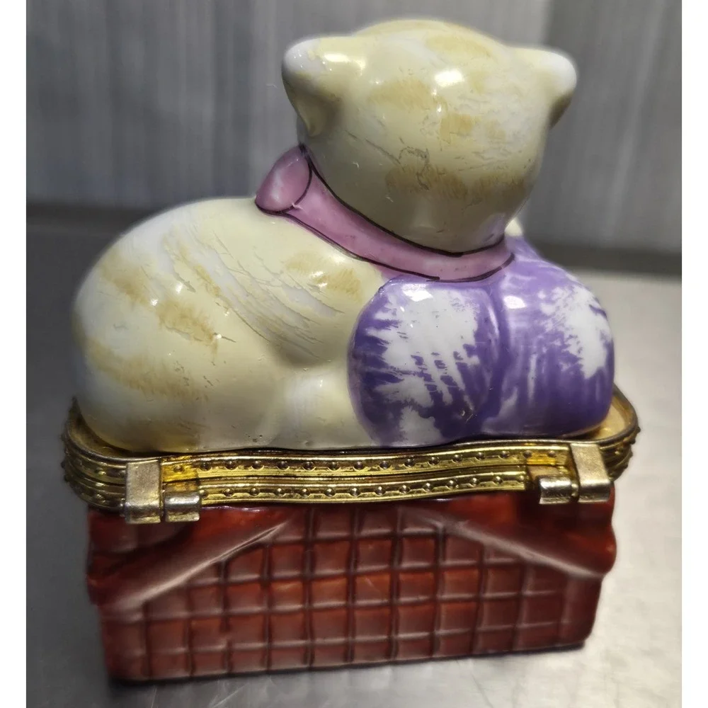 Vintage Porcelain Trinket Box Cat‎ On A Basket